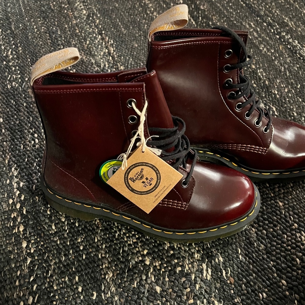 Dr. Martens - brand new brown boots